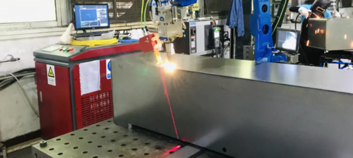 不銹鋼薄板智能焊接新方案，英萊激光視覺(jué)焊縫跟蹤系統(tǒng)顯身手！